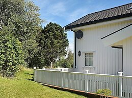 8 Person Holiday Home in Oksvoll