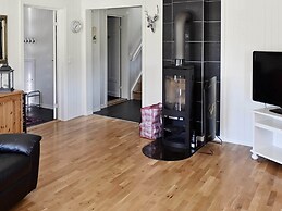 8 Person Holiday Home in Oksvoll