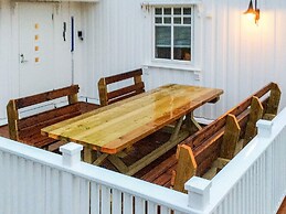 8 Person Holiday Home in Oksvoll