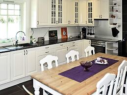 8 Person Holiday Home in Oksvoll