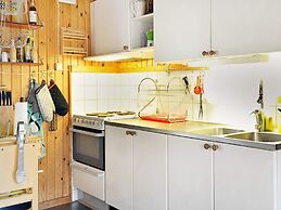 7 Person Holiday Home in Allingsas, Sverige