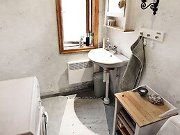 7 Person Holiday Home in Allingsas, Sverige