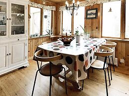 7 Person Holiday Home in Allingsas, Sverige
