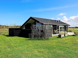 6 Person Holiday Home in Løkken