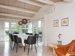 10 Person Holiday Home in Juelsminde-by Traum