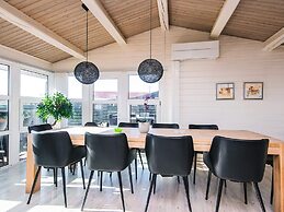 10 Person Holiday Home in Juelsminde-by Traum