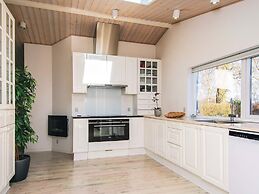 10 Person Holiday Home in Juelsminde-by Traum