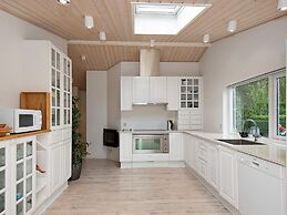 10 Person Holiday Home in Juelsminde-by Traum