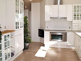 10 Person Holiday Home in Juelsminde-by Traum