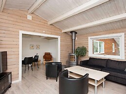 10 Person Holiday Home in Juelsminde-by Traum