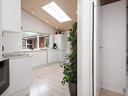 10 Person Holiday Home in Juelsminde-by Traum