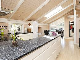 9 Person Holiday Home in Jerup-by Traum