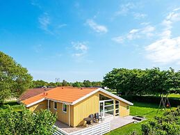 6 Person Holiday Home in Hemmet