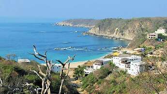 . Double Bed, Queen Size, Small Kitchen, Terrace, Wi-fi- air Condition