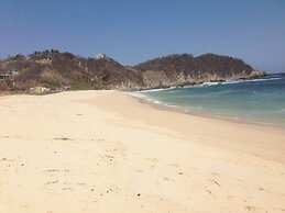 . Double Bed, Queen Size, Small Kitchen, Terrace, Wi-fi- air Condition