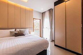 Palmetto Condominium