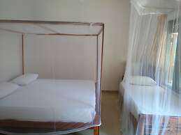 Star Hotel Arugambay