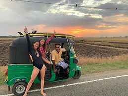 Star Hotel Arugambay