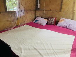 Star Hotel Arugambay