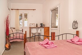 Dimelal Mikonos Downtown Apartments