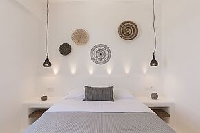 3 Elements by Stylish Stays