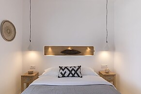 3 Elements by Stylish Stays