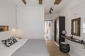 3 Elements by Stylish Stays