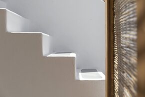 3 Elements by Stylish Stays