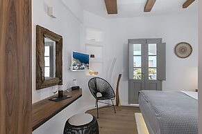 3 Elements by Stylish Stays