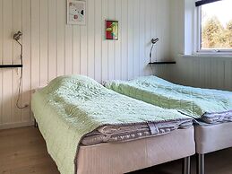 6 Person Holiday Home in Spottrup