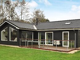 6 Person Holiday Home in Spottrup