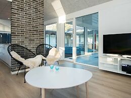 Modern Holiday Home in Glesborg With Swimming Pool