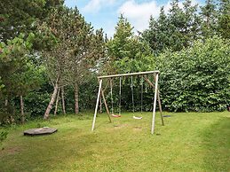 6 Person Holiday Home in Blavand