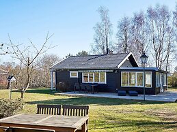 6 Person Holiday Home in Hasle-by Traum