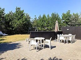 8 Person Holiday Home in Blavand