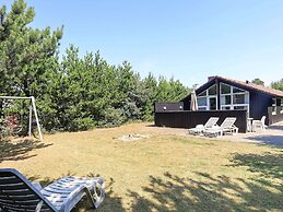 8 Person Holiday Home in Blavand
