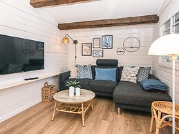 Peaceful Holiday Home in Hemmet near Sea