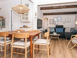 Peaceful Holiday Home in Hemmet near Sea