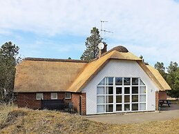 10 Person Holiday Home in Oksbol