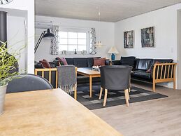 12 Person Holiday Home in Harboore-by Traum