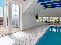 12 Person Holiday Home in Harboore-by Traum