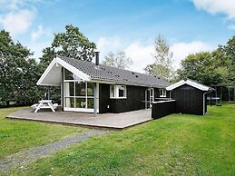 Cozy Holiday Home in Hadsund near Family Friendly Beach