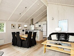 Cozy Holiday Home in Hadsund near Family Friendly Beach