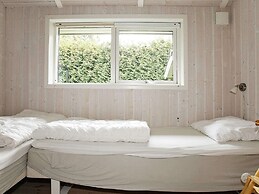 Cozy Holiday Home in Hadsund near Family Friendly Beach