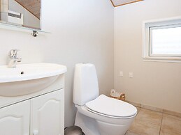 6 Person Holiday Home in Ronde-by Traum