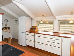 6 Person Holiday Home in Ronde-by Traum