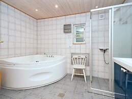 8 Person Holiday Home in Jaegerspris-by Traum