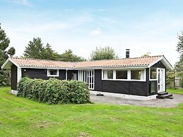 6 Person Holiday Home in Dannemare-by Traum