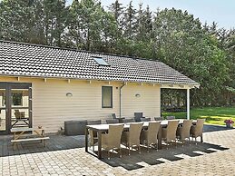 Spacious Holiday Home in Glesborg near Ocean