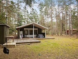 Idyllic Holiday Home in Store Fuglede near Forest